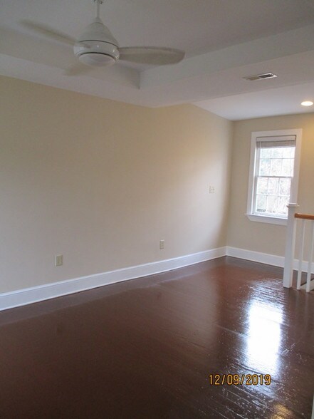 Building Photo - 17 Hampden Ct