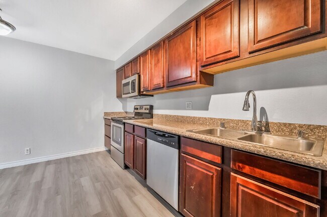 Building Photo - Guard Gated Community - 2 bedroom and 1 bathroom, Upstairs Unit Private Balcony Over looking Park...