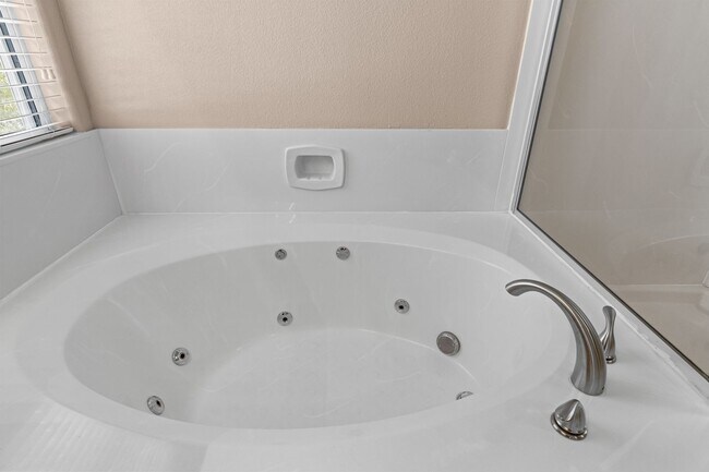 Building Photo - NW!! GATED!! Playground!!!Low maintenance ...