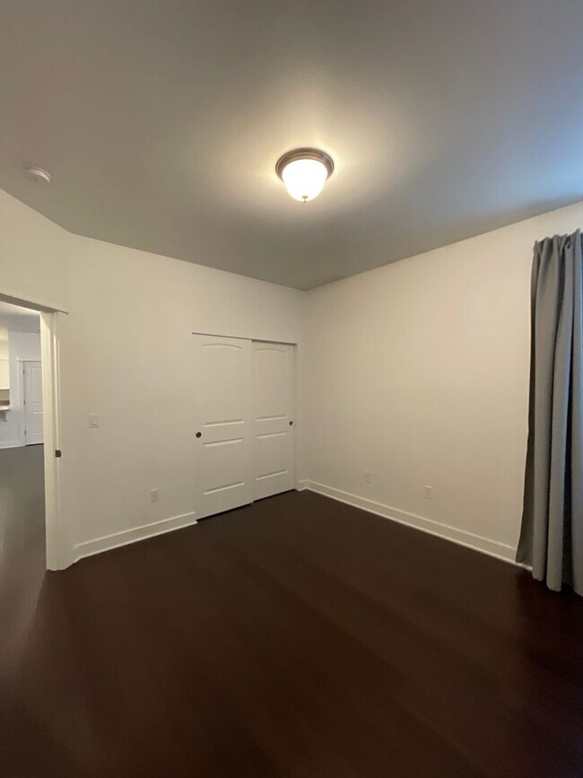 Building Photo - 1039 NE Watt Way