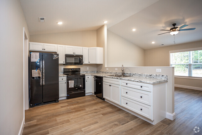 Interior Photo - The Townhomes at Rather