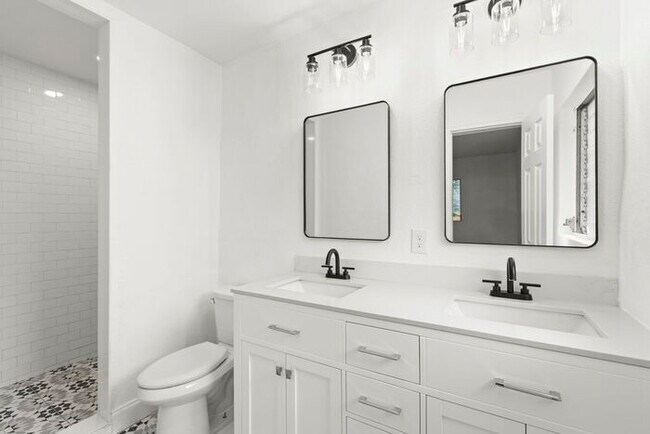 Building Photo - NEWLY RENOVATED Home For Rent in St Peters...