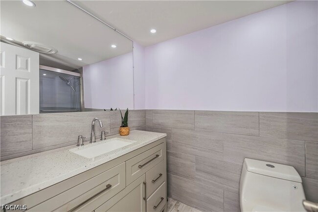 Building Photo - 1900 Clifford St