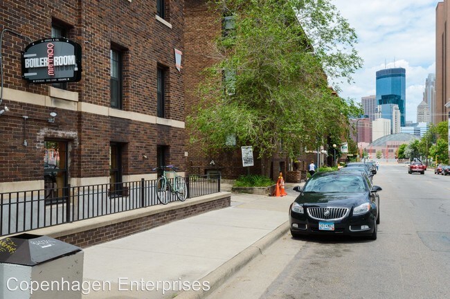 Building Photo - 1912 Clinton Ave