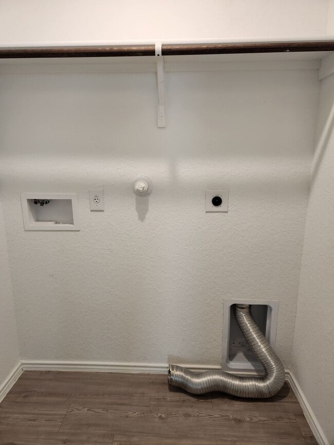 Building Photo - PALOMA Subdvison/ Converse Area