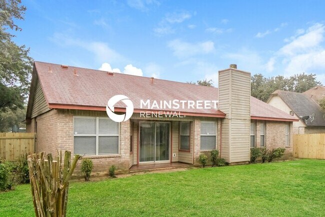 Building Photo - 3 Bedroom Pet-Friendly Home in SAN ANTONIO...