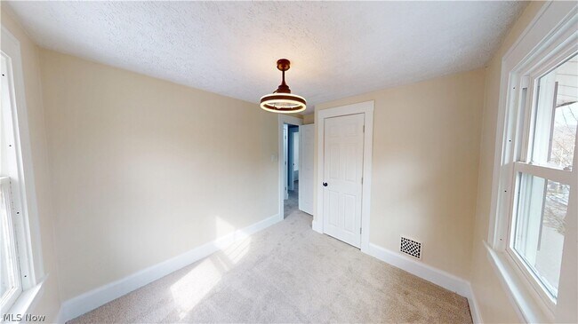 Building Photo - 55 Poland Ave