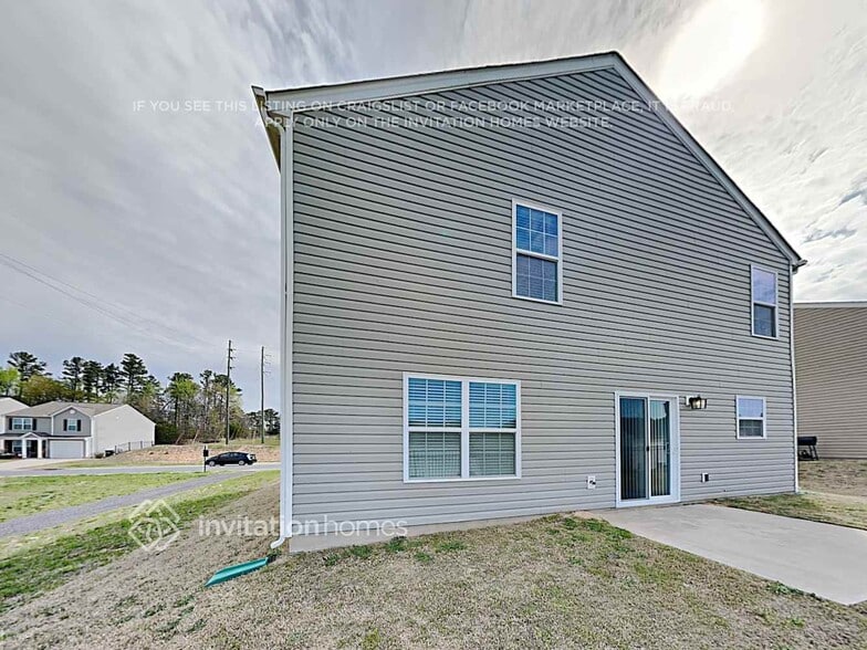 Building Photo - 989 Sundance Dr