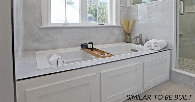 Building Photo - 10 Webber Ave