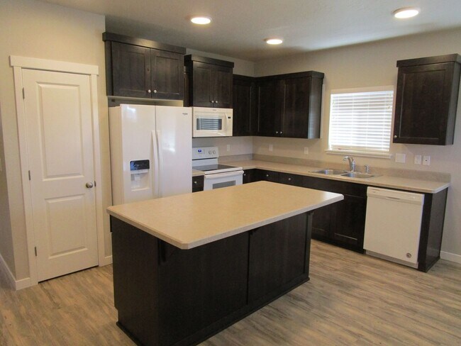 Building Photo - 0598