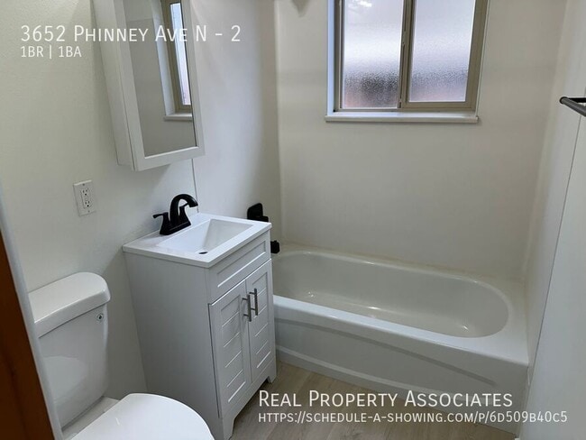 Building Photo - 3652 Phinney Ave N