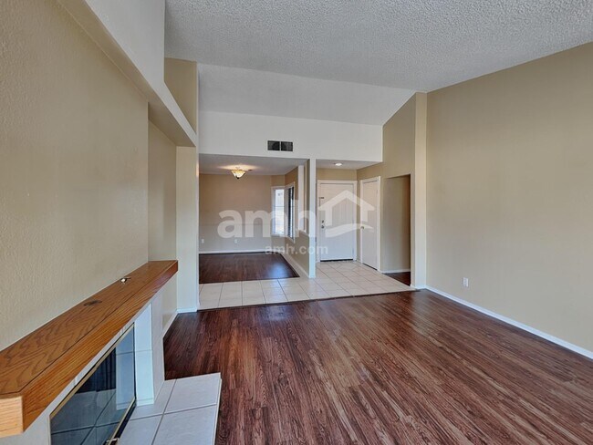 Building Photo - 379 Bradford Dr