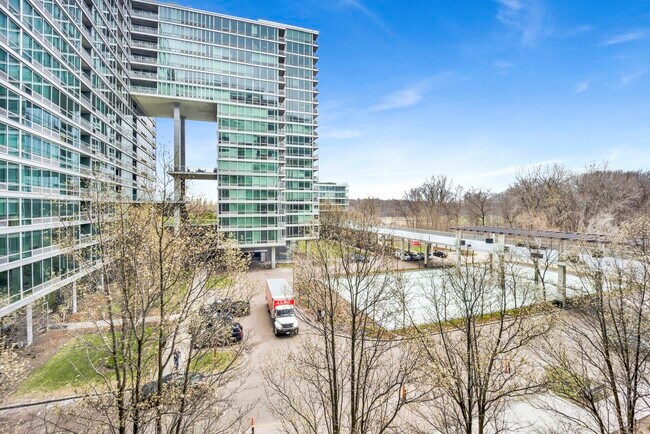 Building Photo - 9725 Woods Dr