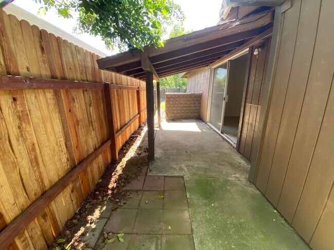 Building Photo - 8073002/65