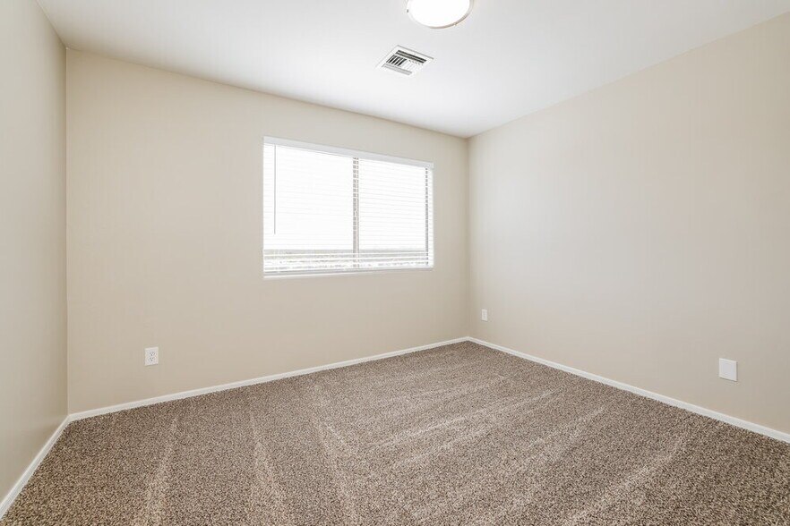 Building Photo - 6755 S Via Molino De Viento