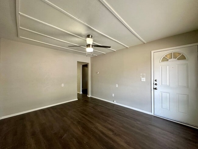 Building Photo - 6404 Waynewood Ct