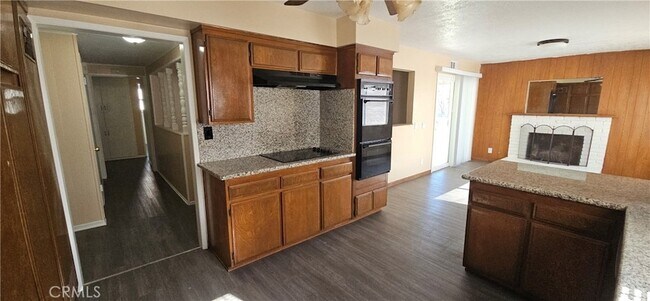 Building Photo - 12431 Avocado Ave