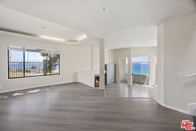 Building Photo - 21323 Rambla Vista