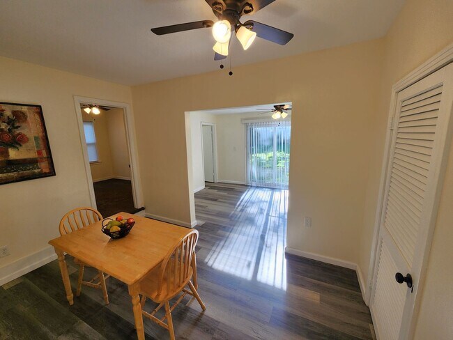 Building Photo - Beautiful remodeled 3BR, 1.5 Bth with garage and fenced backyard with newer stainless appliances