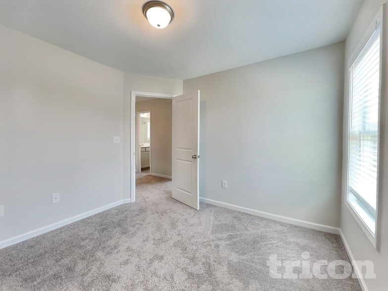 Building Photo - 77 Sawyer Ml Dr