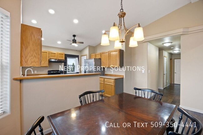 Building Photo - 1525 S Bailey Ave