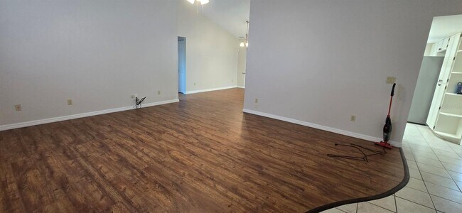 Building Photo - 2710 SW 152nd Ln