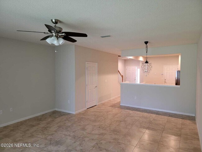 Building Photo - 6791 Roundleaf Dr