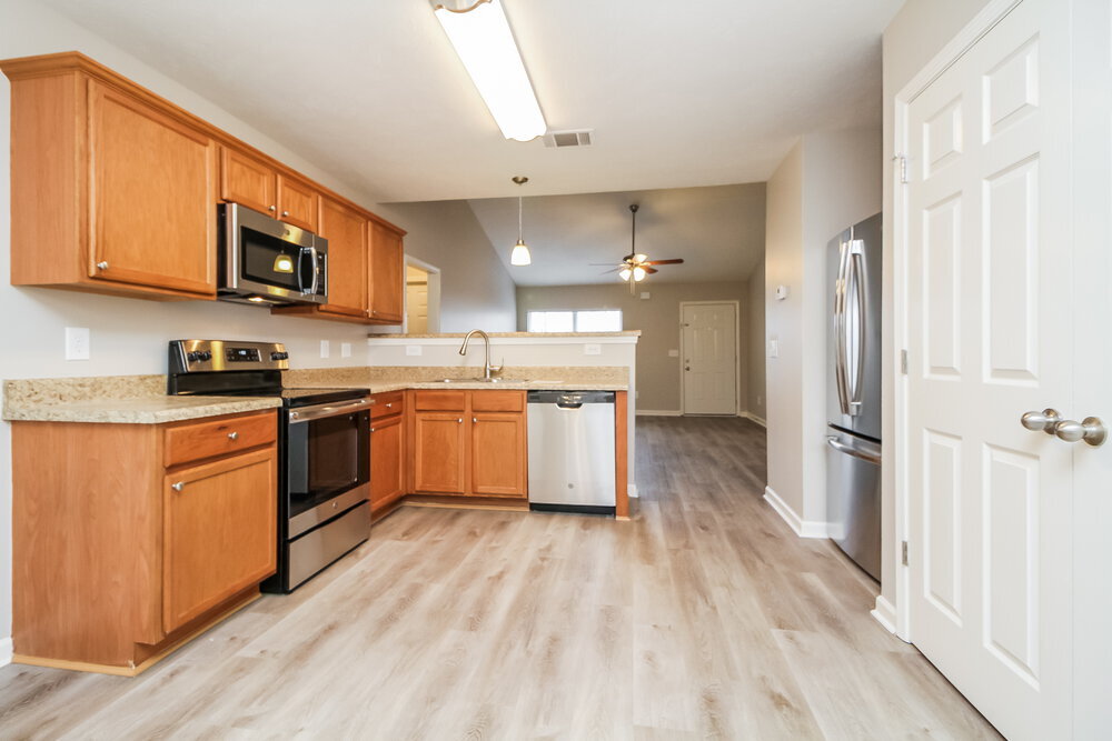 Building Photo - 913 Birchmill Point S