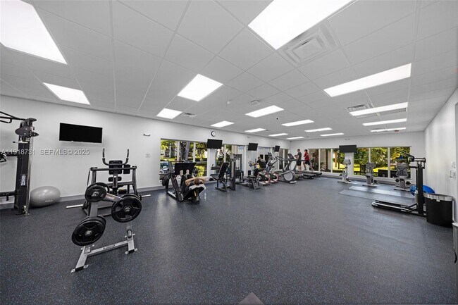 Building Photo - 17011 N Bay Rd