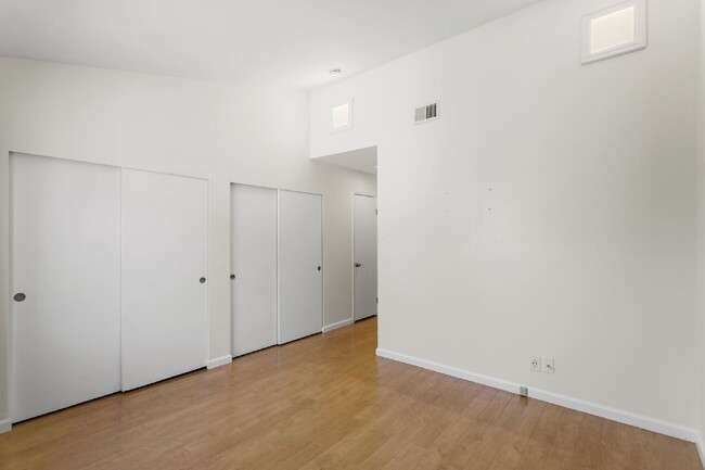 Building Photo - "Experience Perfection: Your Ideal Lifesty...