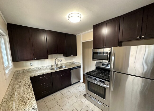 Building Photo - 603 Seminole Pl