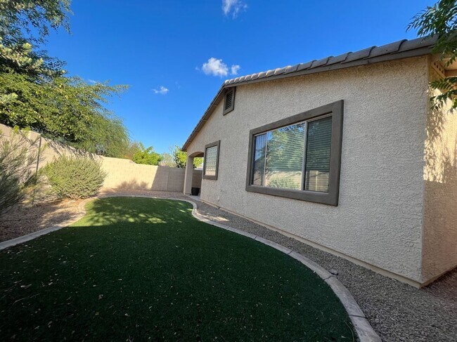 Building Photo - Cozy Cul De Sac house FOR RENT in a GREAT location