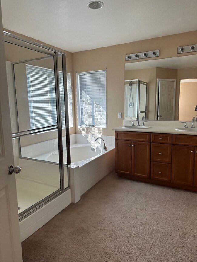 Building Photo - 1224 Periwinkle Pl