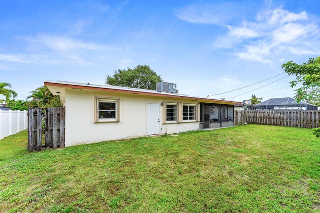 Building Photo - 1270 SW 8th St