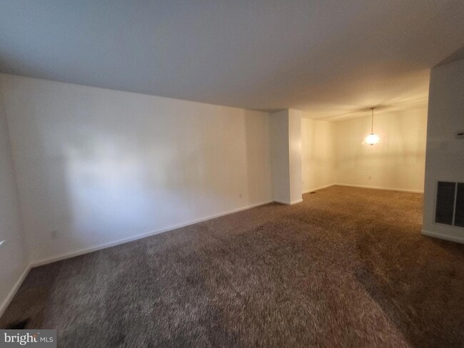 Building Photo - 284 Flagstone Rd