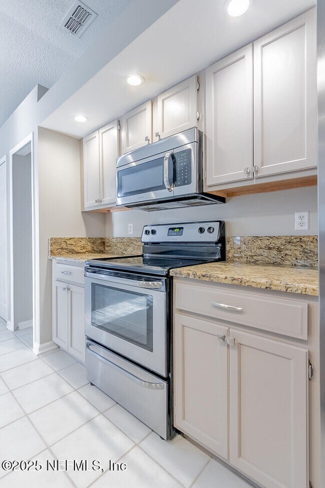 Building Photo - 326 Wildberry Ct