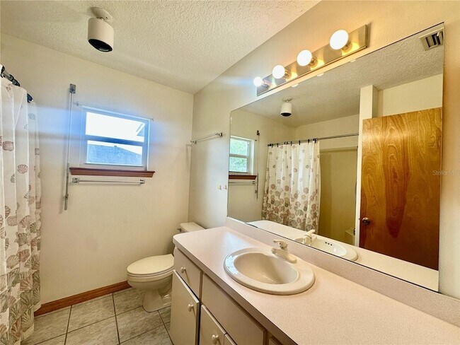 Building Photo - 709 S Lake Starr Blvd
