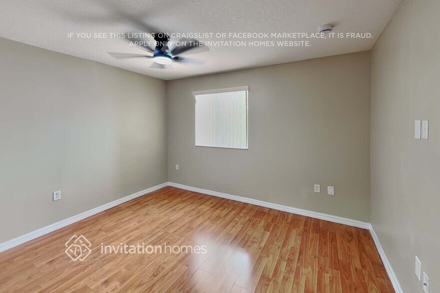 Building Photo - 5927 SW 163rd Ave