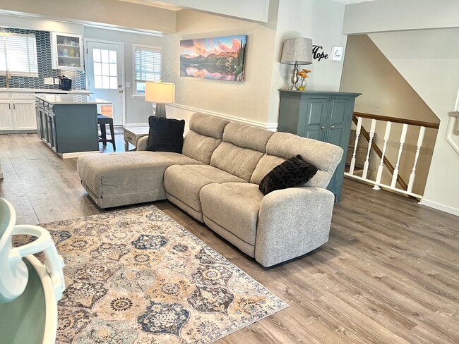 Building Photo - 7542 S Cove Cir