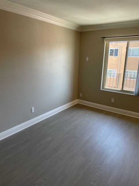 living room - 5505 Adelaide Ave