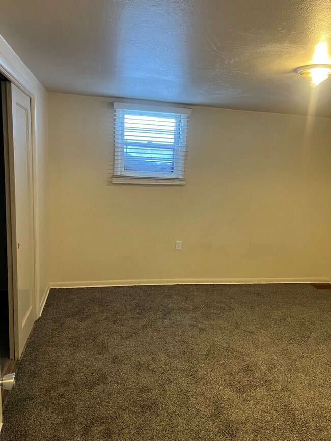 Building Photo - 523 3rd St W