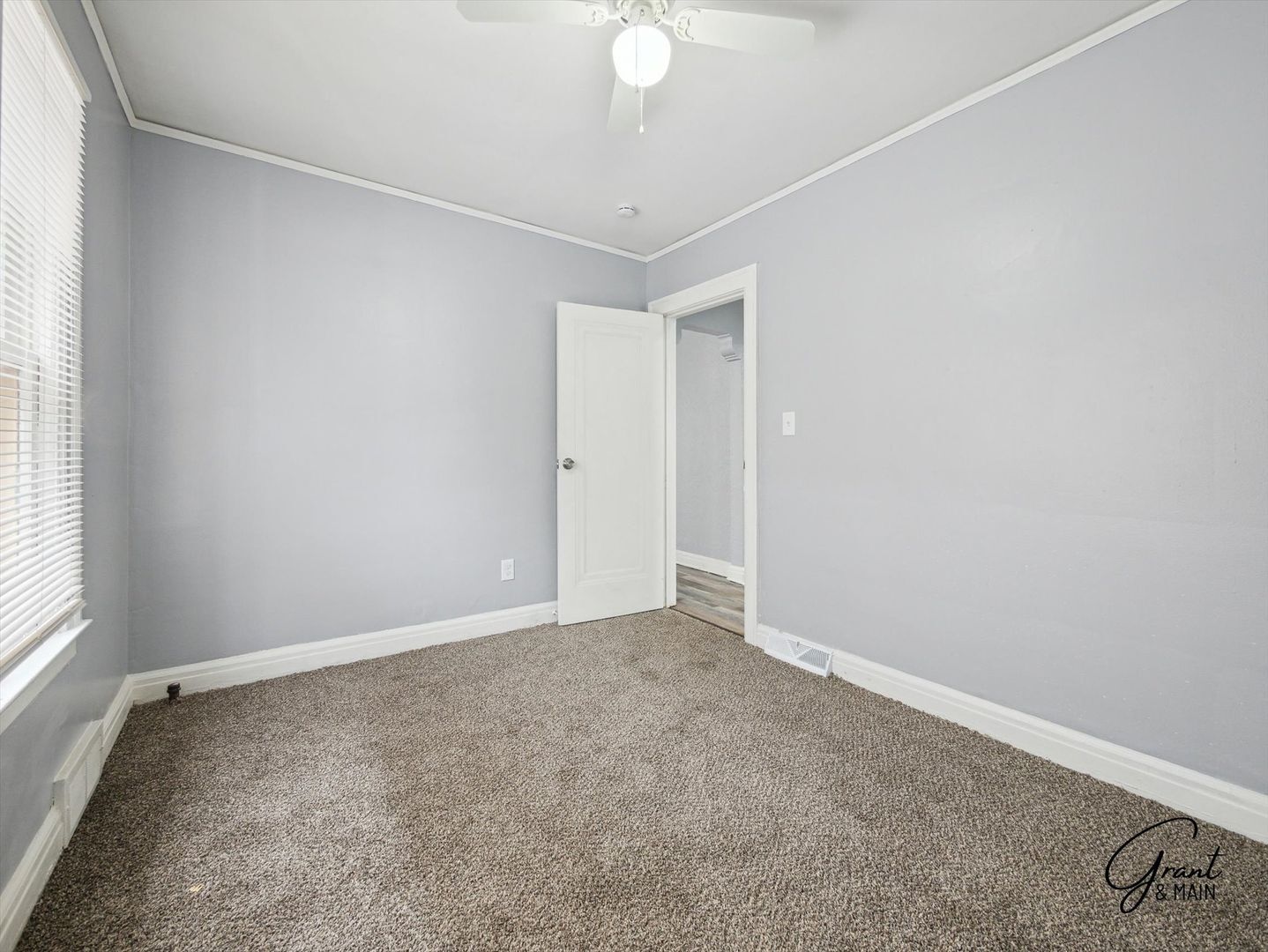 Building Photo - 16831 Mendota St