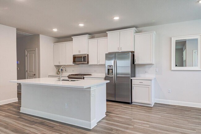 Building Photo - 15610 Ellinger Dr
