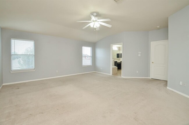 Building Photo - 2707 Roaring Oaks Ln