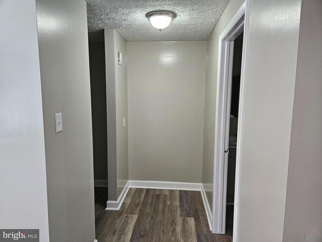 Building Photo - 10717 Glen Hannah Dr