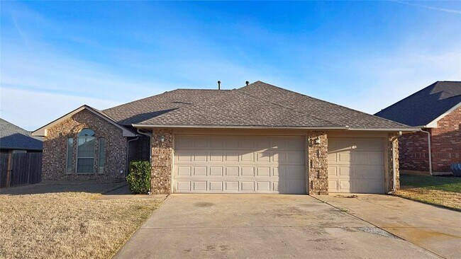 Building Photo - 417 E Plantation Terrace