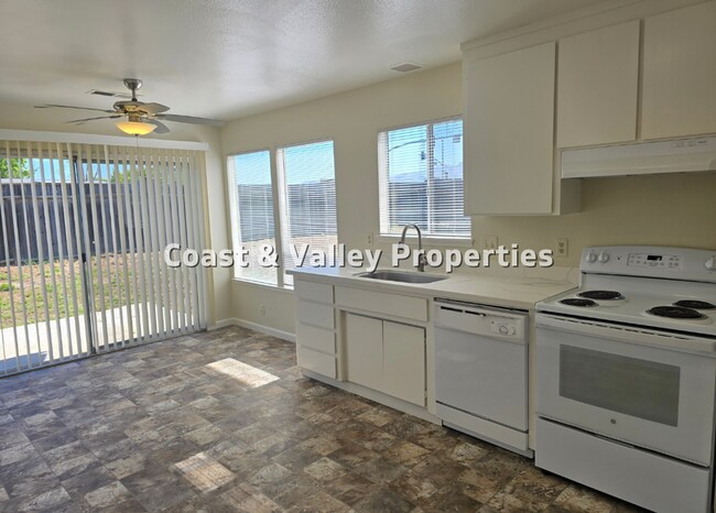 Building Photo - Salinas Home for RENT!!!