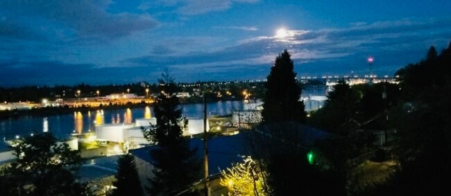 Building Photo - 9750 NW Rosaria Ave