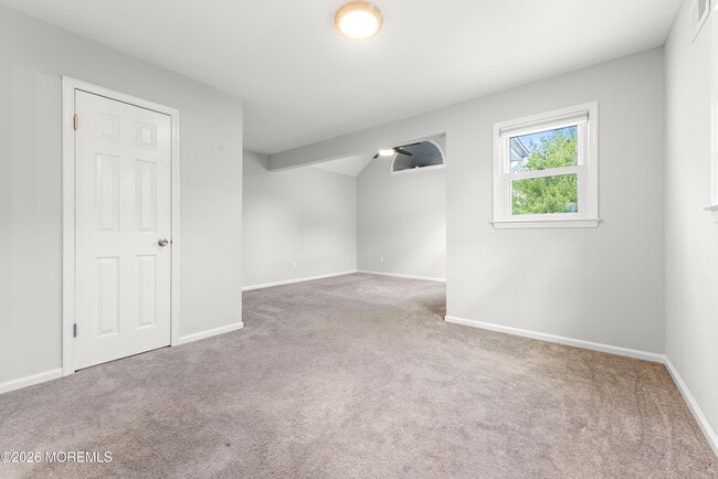 Building Photo - 15 Twain Ct