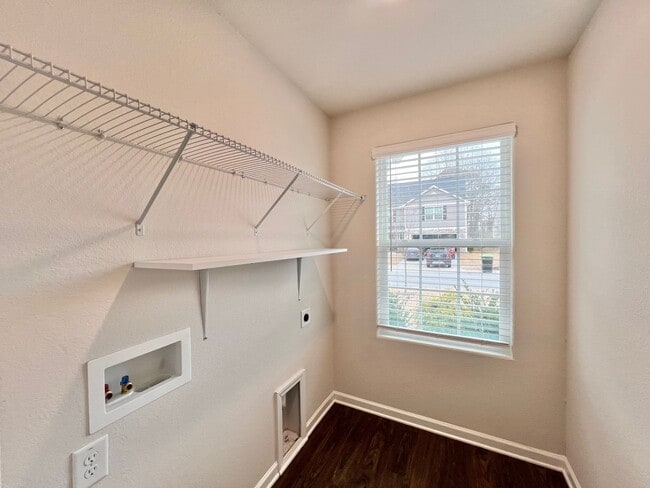 Building Photo - Charming 3BD, 2BA Zebulon Home in a Quiet HOA Community with Amenities